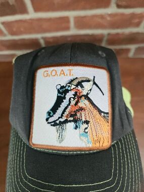 GOAT hat Trucker Neon Kbethos Snap back